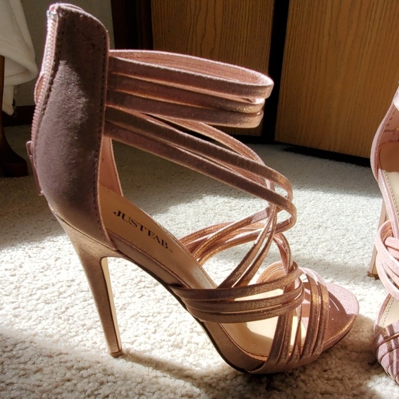 JustFab high heels - Picture 3 of 4